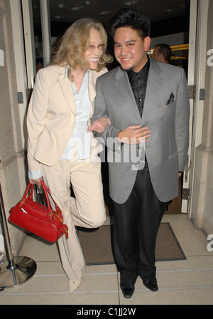 Faye Dunaway et Prince Azim, assiste à la fête de lancement pour le prince de GCM, Londres, Angleterre - 11.06.09 Banque D'Images