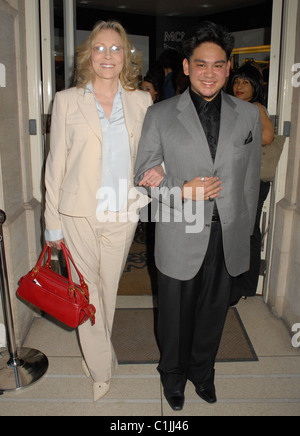 Faye Dunaway et Prince Azim, assiste à la fête de lancement pour le prince de GCM, Londres, Angleterre - 11.06.09 Banque D'Images