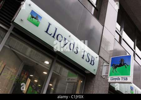 Signe du Cheval Noir,le caractère distinctif et reconnaissable banque signer,vue ici st leur direction générale de la chaussée Finsbury. Banque D'Images