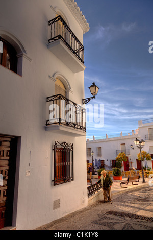 Une rue dans le village pittoresque de Frigiliana, Nerja, près de la province de Malaga, Andalousie, andalousie le sud de l'Espagne Banque D'Images