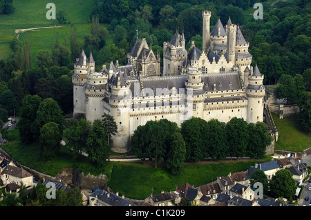 La France, l'Oise (60), le château de Pierrefonds (vue aérienne) Banque D'Images