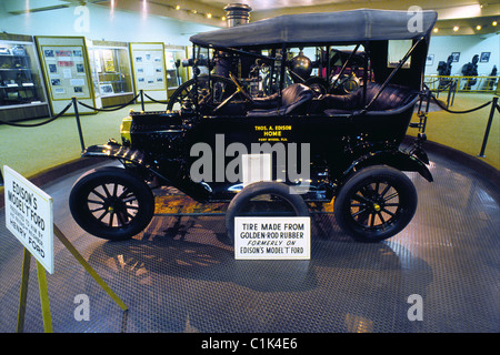 Le 1916 Ford Model T Touring Car donné par Henry Ford à Thomas A. Edison est sur l'affichage à l'hiver d'Edison home Museum de Fort Myers, Floride, USA. Banque D'Images