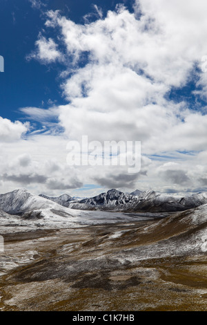 Tibet : un col de montagne milha Banque D'Images