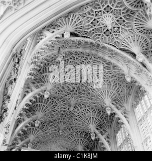 Années 1950, l'intérieur du toit orné et très décoratif de la chapelle Henry VII à l'abbaye de Westminster, Londres, Angleterre. Banque D'Images