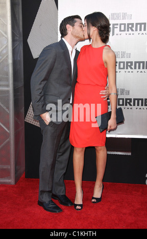 Dave Annable et Odette Yustman 2009 Los Angeles Film Festival - Premiere de 'Transformers : Revenge of the Fallen' tenue à Mann Banque D'Images