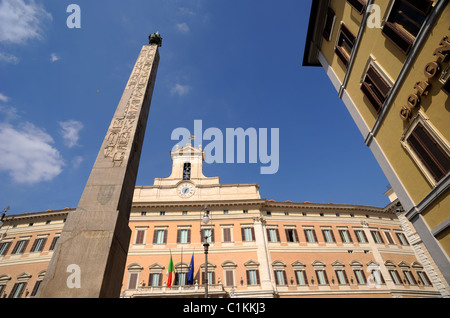 Italie, Rome, Piazza di Montecitorio, obélisque égyptien et chambre des députés Banque D'Images