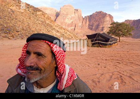 La Jordanie, Wadi Rum, homme Bédouin Banque D'Images