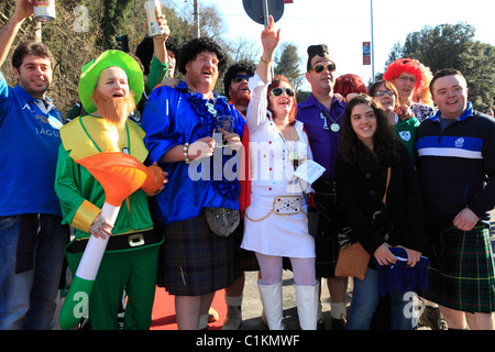 Fans de rugby irlandais à Rome Banque D'Images