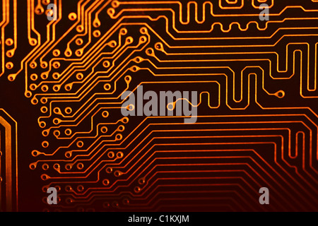 Voir de très près des circuits d'un ordinateur moderne carte mère. Banque D'Images