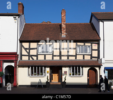 Le noir et blanc des capacités dans High Street Ledbury Herefordshire Angleterre UK Banque D'Images