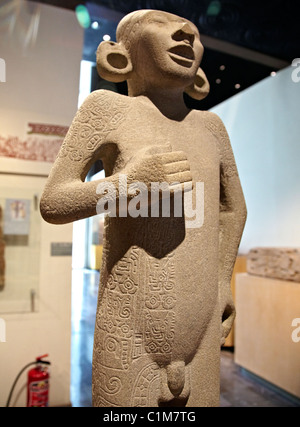 Statue de pierre olmèque Le Musée anthropologique Mexico Mexique Banque D'Images