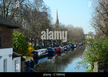 La petite Venise vue du pont bleu, Maida Vale, London, UK et euro TYRES LUCIS Banque D'Images