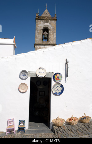 Cadeaux artisanaux à vendre dans la ville historique de Monsaraz, Portugal, Alentejo Banque D'Images