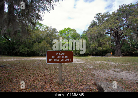 Signes d'avertissement et dans un parc d'état de Floride. Banque D'Images