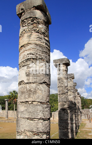 Colonnes Chichen Itza au Mexique Maya ruins in rows Yucatan Banque D'Images