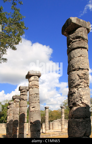 Colonnes Chichen Itza au Mexique Maya ruins in rows Yucatan Banque D'Images