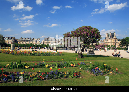 France, Paris, statue équestre de Henri IV sur le Pont Neuf Banque D'Images