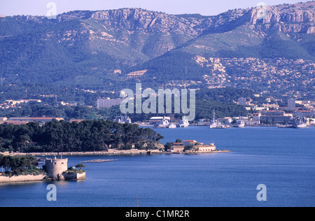 La France, Var, Toulon, fort de Balaguier et le port naval en bas Banque D'Images