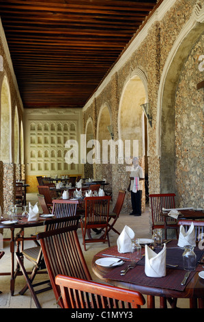 L'île de Lamu, Kenya Lamu ville classée au Patrimoine Mondial par l'UNESCO le restaurant Jardin Boutique réalisé par le chef français Banque D'Images