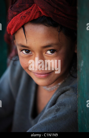 Le Népal Himalaya népalais en fille Banque D'Images