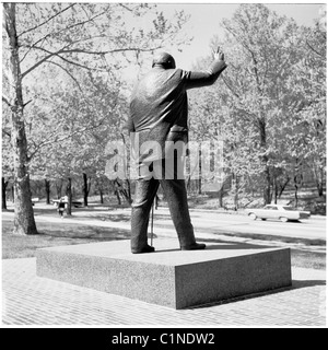 L'Amérique, années 1950. Photographie par J Allan l'argent comptant. Le mémorial à Winston Churchill à l'extérieur de l'Ambassade Britannique, Washington DC. Banque D'Images