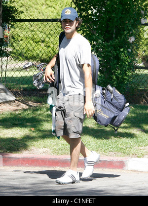 Adrien Grenier joue un tour au Roosevelt Golf Los Angeles, Californie - 02.07.09 Banque D'Images