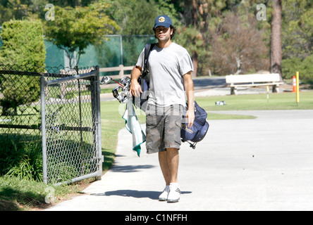 Adrien Grenier joue un tour au Roosevelt Golf Los Angeles, Californie - 02.07.09 Banque D'Images