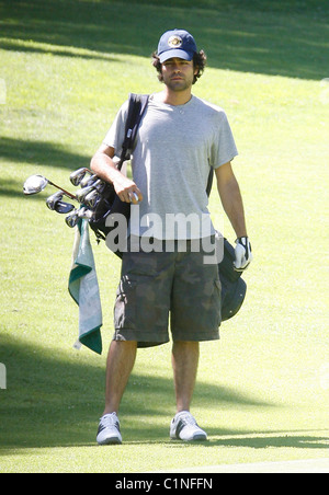 Adrien Grenier joue un tour au Roosevelt Golf Los Angeles, Californie - 02.07.09 : Banque D'Images