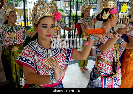 Thaïlande, Bangkok, San Phra Phrom ou sanctuaire Erawan Shrine a été créé comme un esprit chambre relié à l'hôtel Erawan Banque D'Images