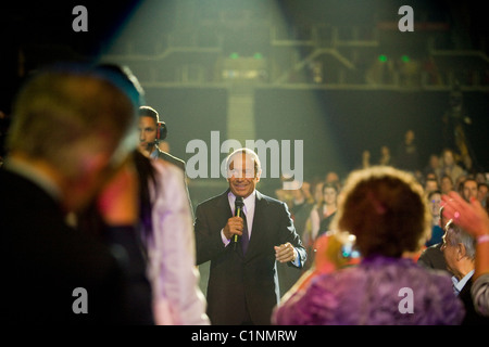 Paul Anka effectuer sur le concert à Budapest, Hongrie, 2010. Banque D'Images