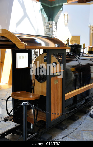 Locomotive électrique restaurée au centre d'accueil, le parc d'état de Gillette Castle, Haddam, Connecticut, USA Banque D'Images