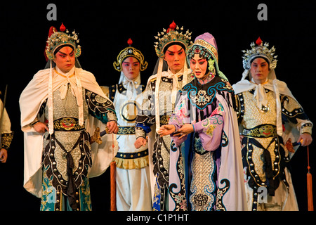 Chine Beijing Beijing Opera Chung Yuan Huang est effectué dans le théâtre de Chang'an Li Chen Su (femelle) et Yu Kuizhi (mâle) sont Banque D'Images