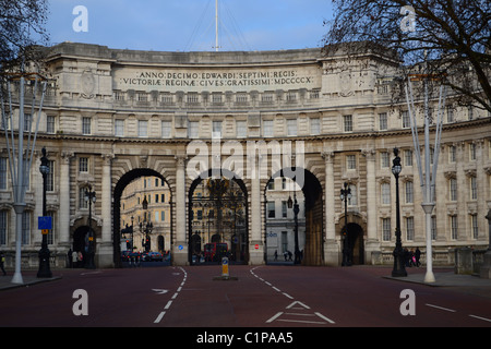 L'Admiralty Arch vu de la Mall, Londres ARTIFEX LUCIS Banque D'Images