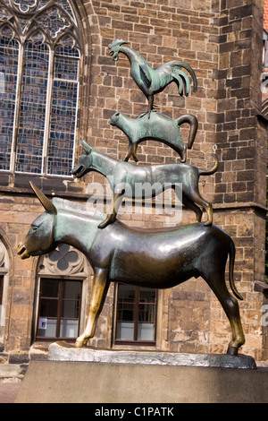 Allemagne, Bremen, musiciens de Brême, statue en bronze Banque D'Images