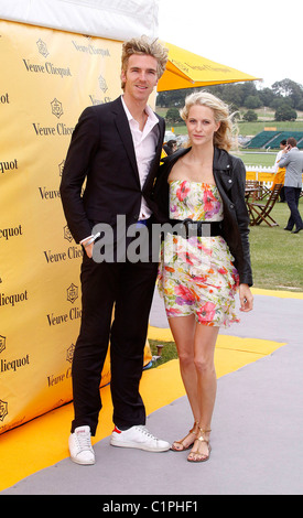 Poppy Delvigne et invité la Veuve Clicquot Gold Cup Finale à Cowdray Park - Arrivées West Sussex, Angleterre - 19.07.09 Banque D'Images