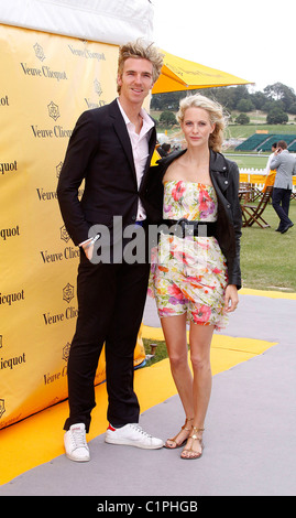 Poppy Delvigne et invité la Veuve Clicquot Gold Cup Finale à Cowdray Park - Arrivées West Sussex, Angleterre - 19.07.09 Banque D'Images