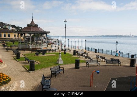 République d'Irlande, dans le comté de Cork, Cobh, kiosque sur la promenade Banque D'Images