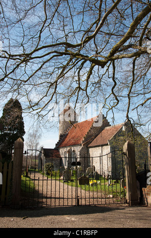 Église de campagne Bawburgh Norfolk avec tour ronde flint joli 14e siècle Banque D'Images