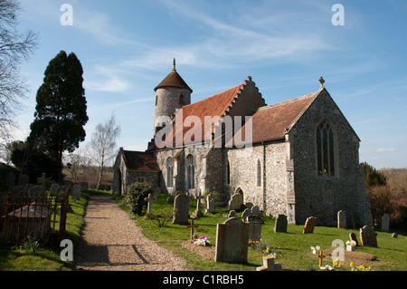 Église de campagne Bawburgh Norfolk avec tour ronde flint joli 14e siècle Banque D'Images