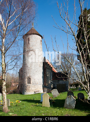 Église de campagne Bawburgh Norfolk avec tour ronde flint joli 14e siècle Banque D'Images