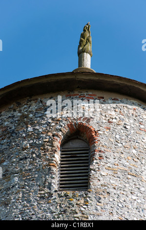 Église de campagne Bawburgh Norfolk avec tour ronde flint joli 14e siècle Banque D'Images