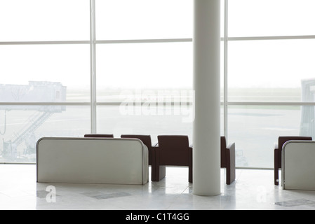 Dans la zone d'attente vide airport terminal Banque D'Images