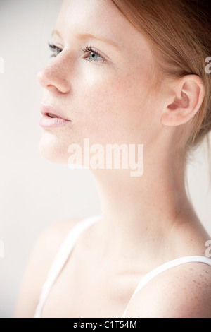 Jeune Femme de profil, portrait Banque D'Images