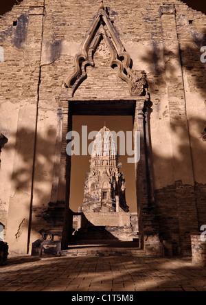 Entrée au Wat Ratchaburana - Ayutthaya Banque D'Images