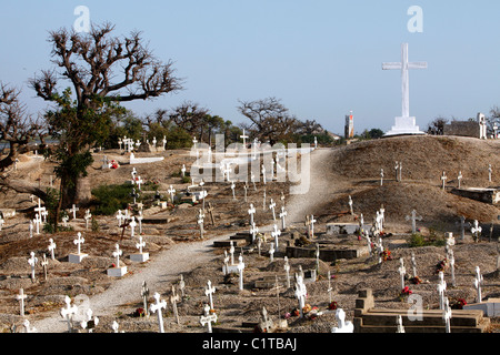 Cimetière sur l'île de Fadiouth, composé de coquillages, le Sénégal, l'Afrique Banque D'Images