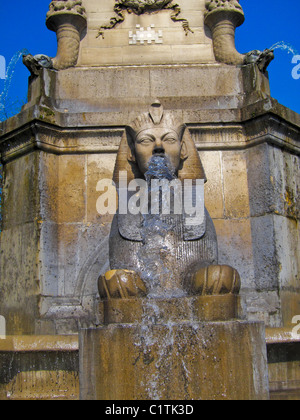 Paris, France, Fontaine d'eau publique, la Place de Chatelet "Fontaine du palmier", conçu en 1806 par François-Jean Bralle ; Banque D'Images