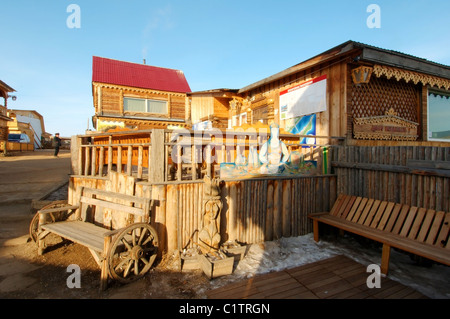 Manoir en bois, lac Baikal, Sibérie, Russie, île Olkhon Banque D'Images