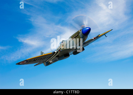 Un Supermarine Spitfire Mk-18 en vol près de West Chester County, en Pennsylvanie. Banque D'Images