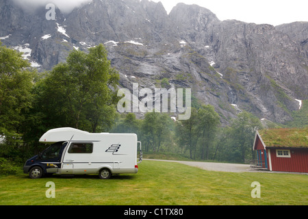 Avec les campeurs en Norvège près de Åndalsnes Banque D'Images