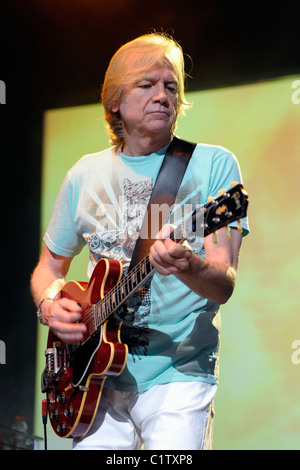 David Justin Hayward de The Moody Blues en concert à l'Amphithéâtre Molson, Toronto, Canada - Obligatoire 12.08.09 Banque D'Images